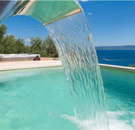 2 bedroom villa with pool and sea views in Bol, Brač Island, sleeps 4